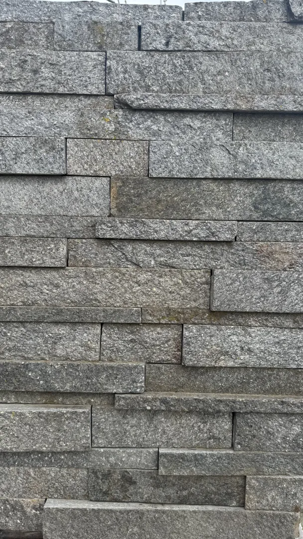 Gümüş Kayrak Taşı